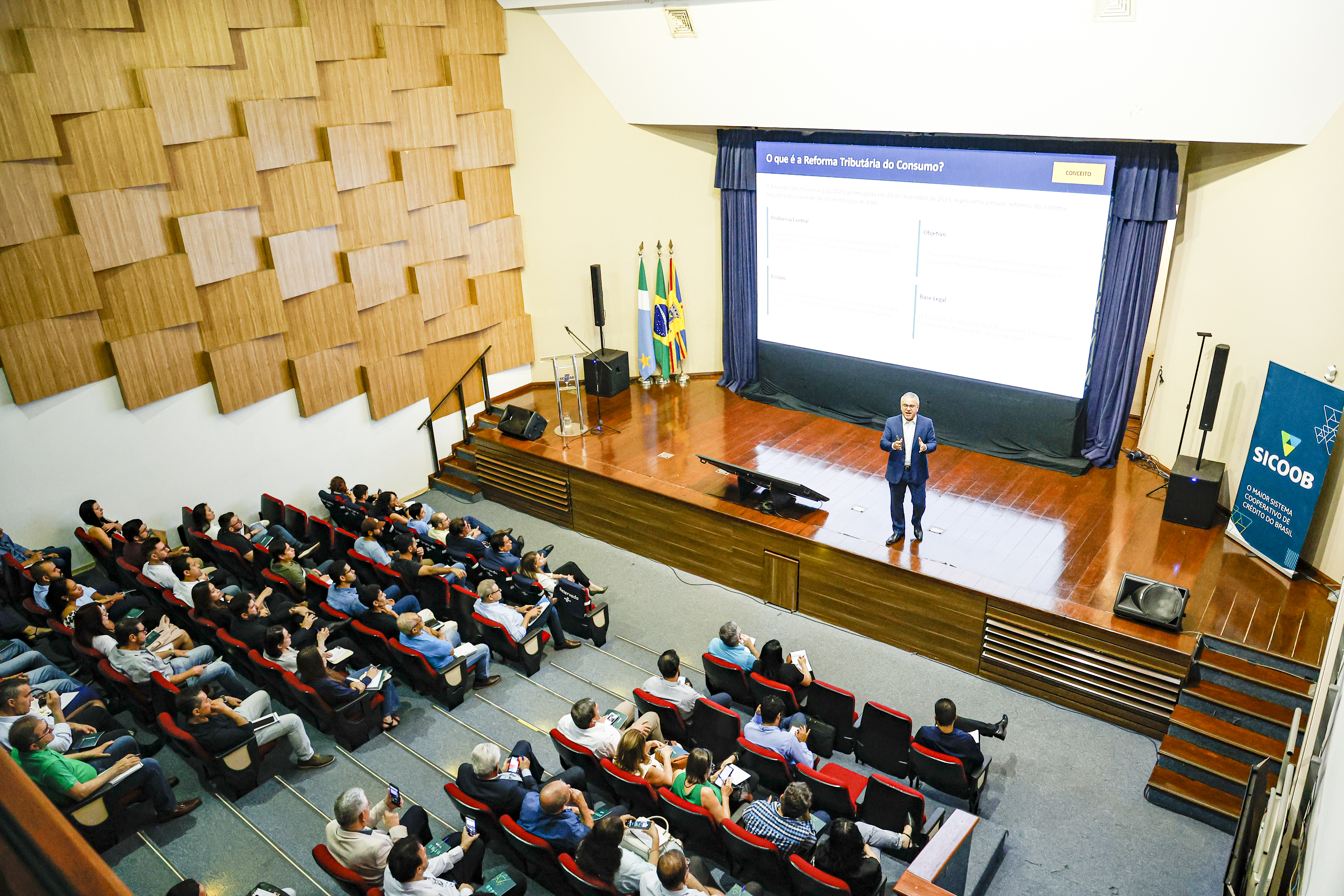 Palestra sobre a Reforma Tributária no auditório do Sebrae/MS