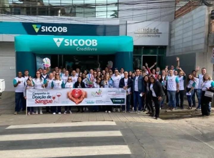 Equipe do Sicoob Credilivre em celebração ao Dia de Cooperar - Dia C