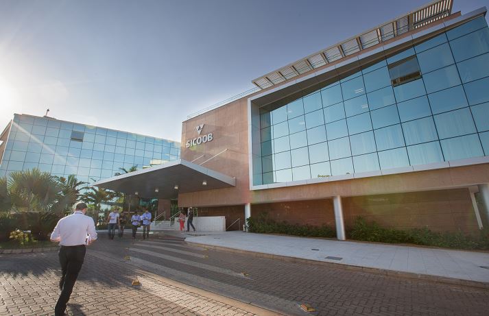 Sicoob inaugura usina fotovoltaica alinhada às práticas de sustentabilidade