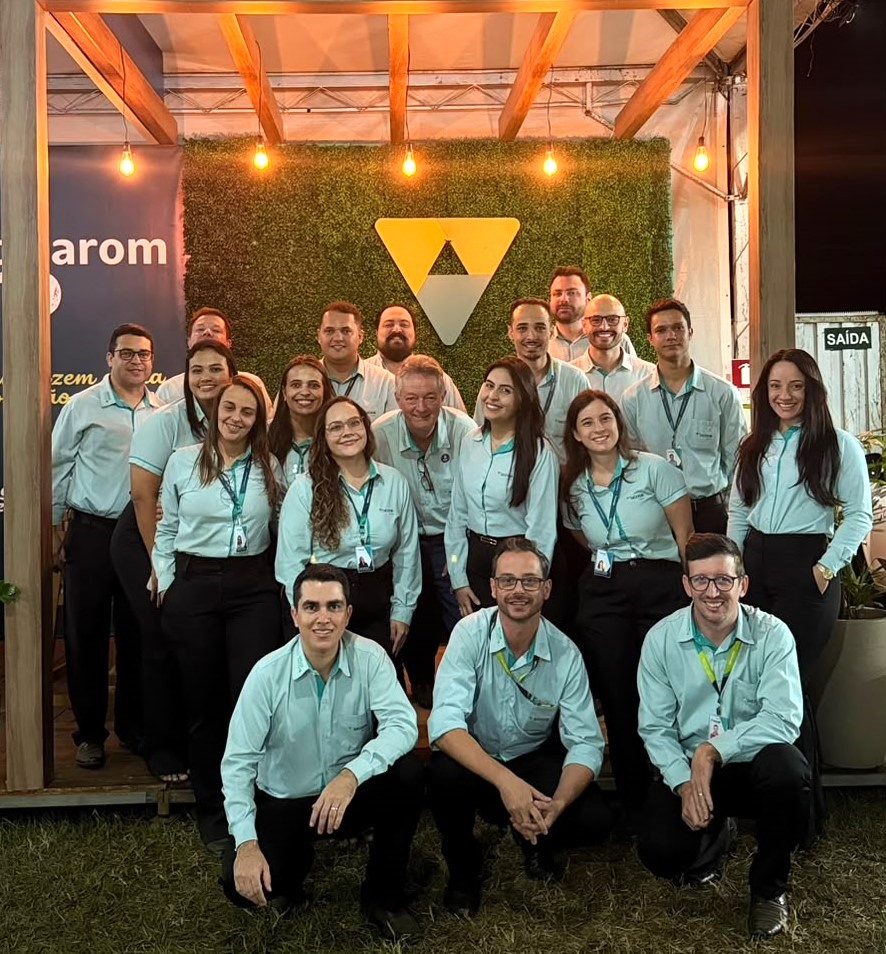 Equipe do Sicoob Sarom durante a Feira da Banana
