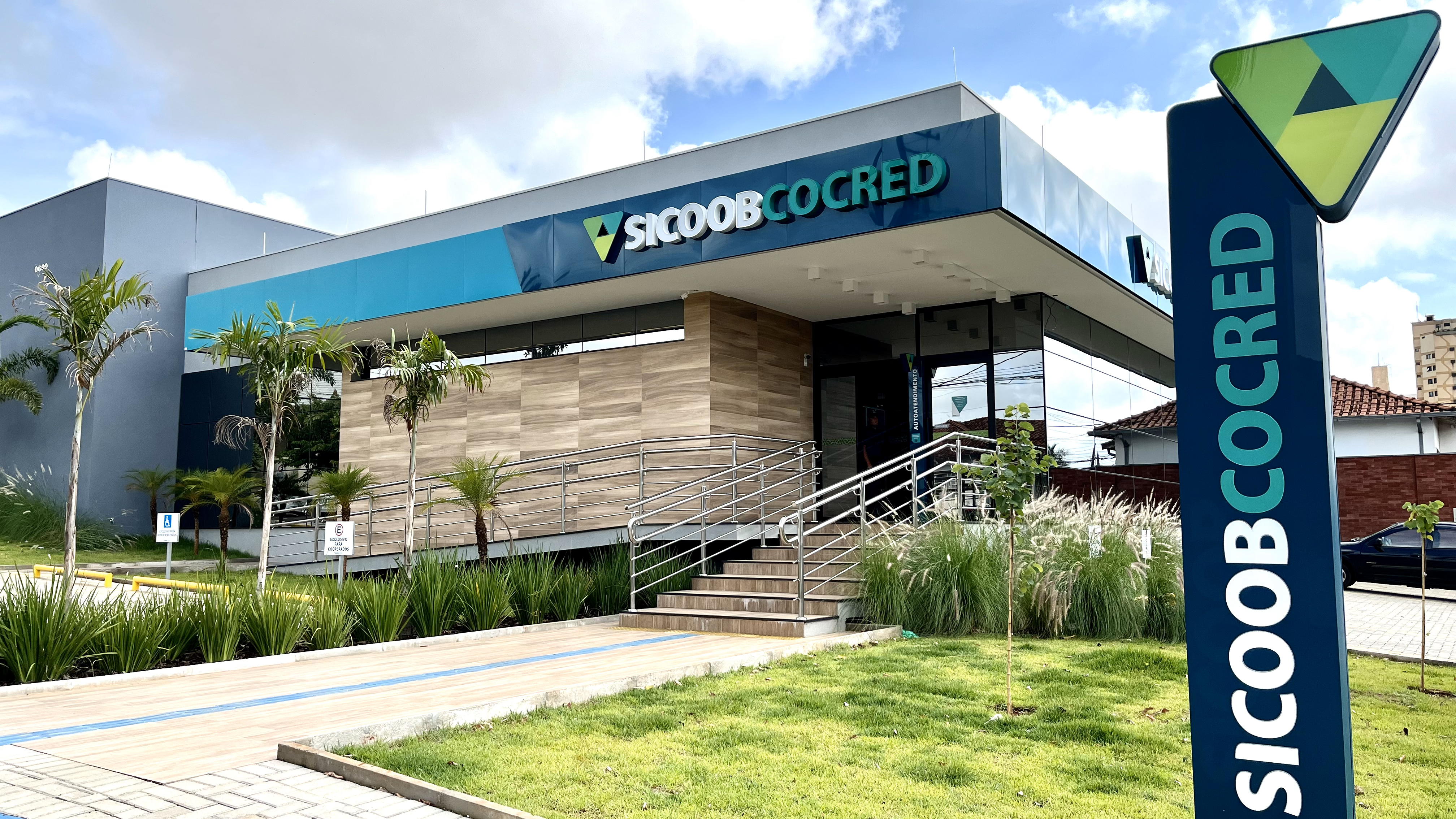 Fachada da nova agência em Catanduva: conectividade e acessibilidade