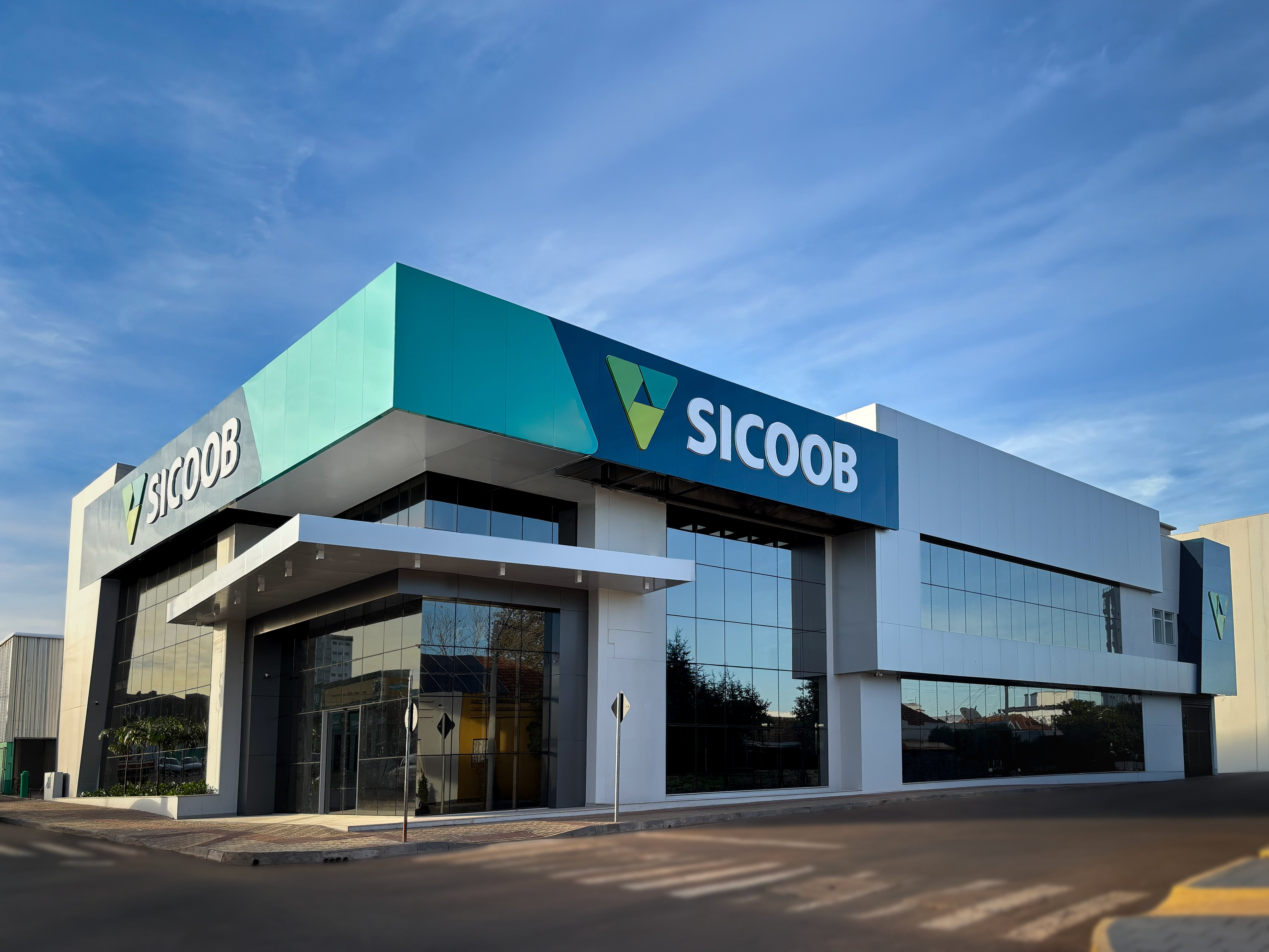 Sicoob inaugura agência moderna no dia 3 de julho em Três de Maio