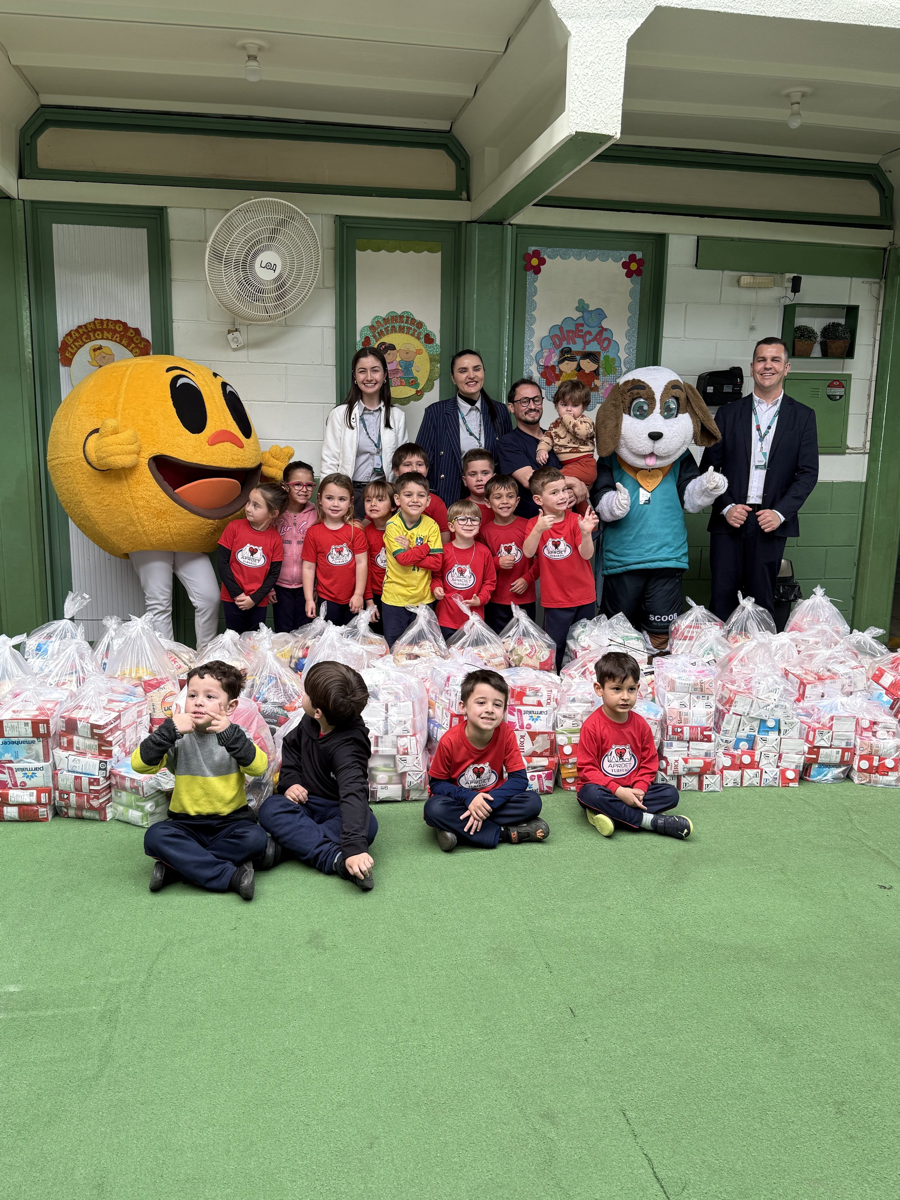 Quatro entidades da Cidade Azul receberam os alimentos arrecadados durante o evento beneficente.