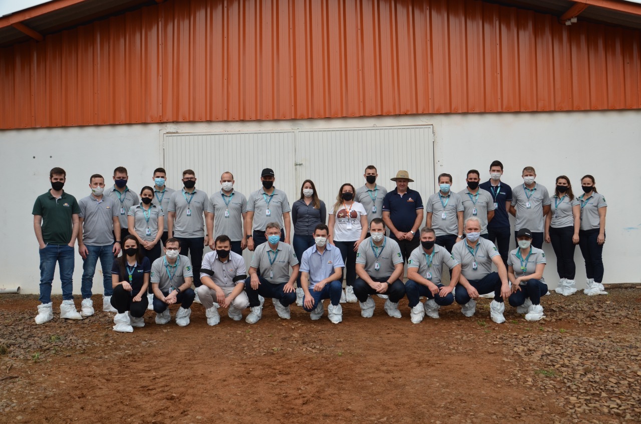 Funcionários do Sicoob participam de Dia de Campo na Avicultura - Nacional  - Sicoob