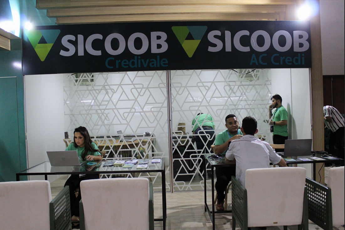 Sicoob AC Credi e Sicoob Credivale em stand conjunto na exponor 2022 