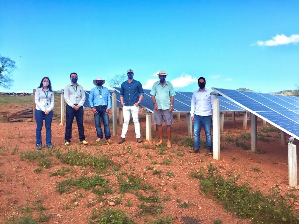  NA FOTO: Da esquerda para direita: Viviane, Vicente, Nelson, Fernando, Raimundo Alves (tio do Fernando) e Jonas