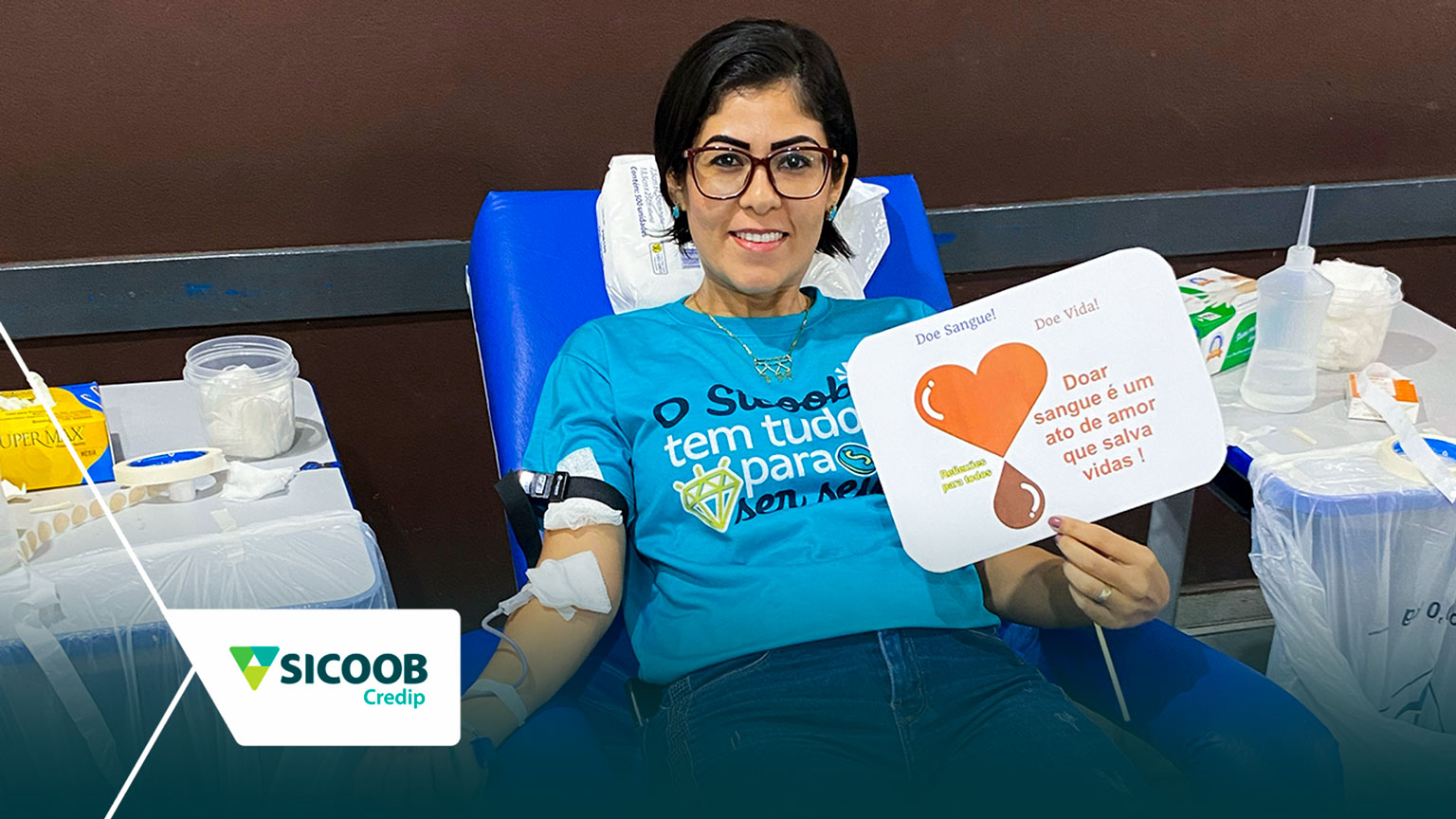 Iniciativa realizada por voluntários da Sicoob Credip, em parceria com a Fhemeron, também cadastrou novos doadores de medula óssea.