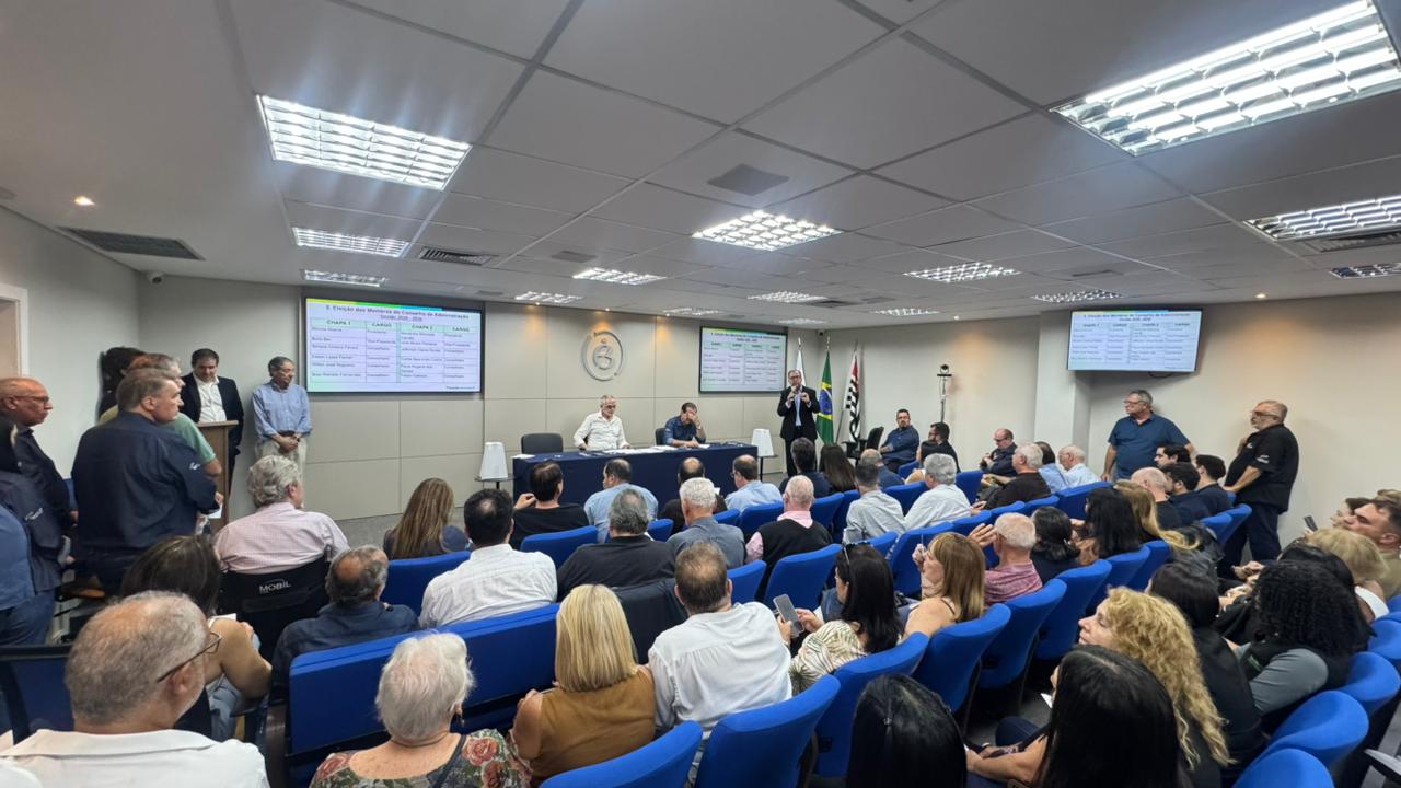 No último dia 07/04, realizamos nossa Assembleia Geral Extraordinária e Ordinária, um momento importante de transparência, participação e decisões para o futuro da cooperativa.