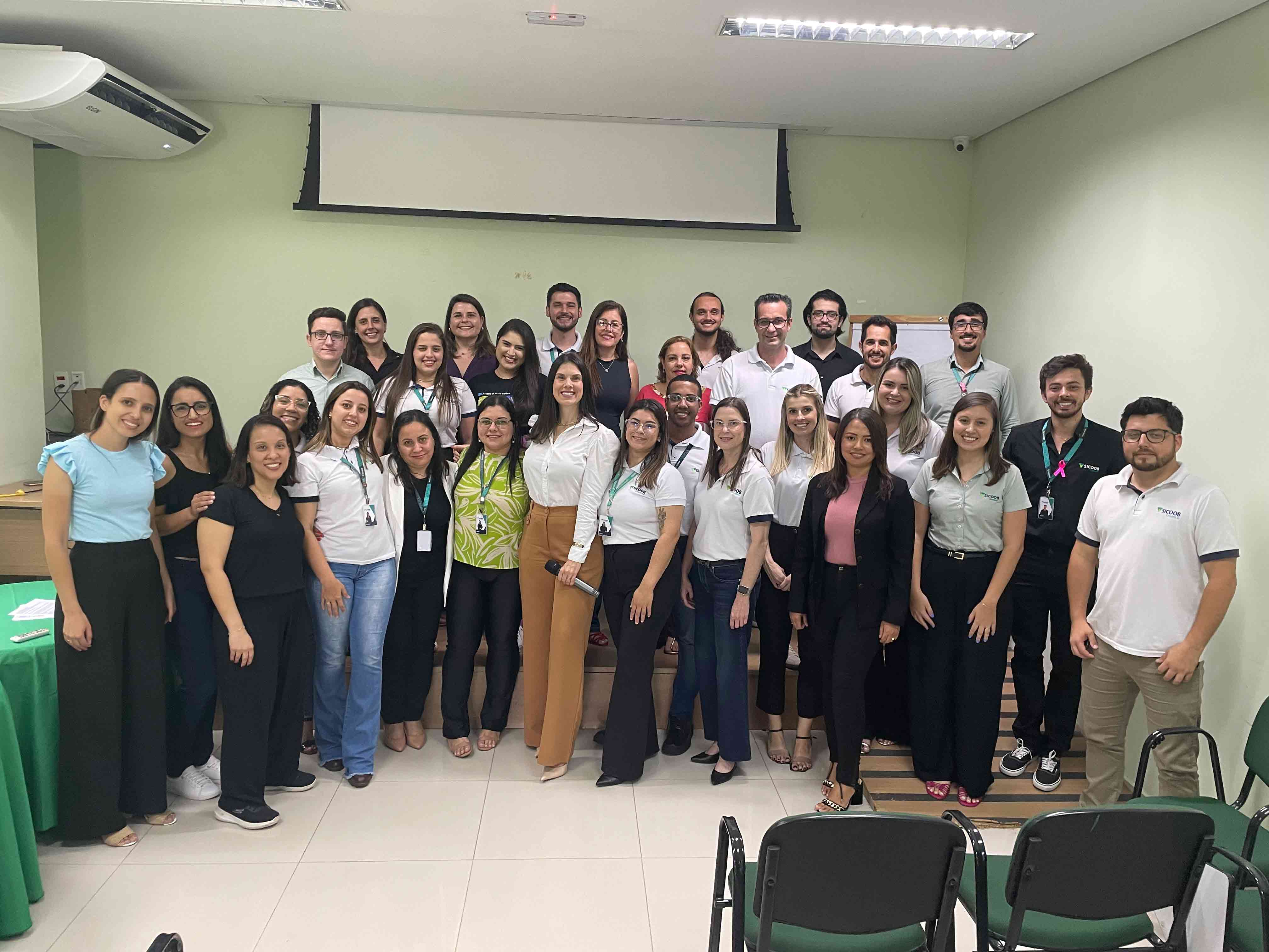 pessoas que participaram da palestra de Comunicação e Marketing pessoal