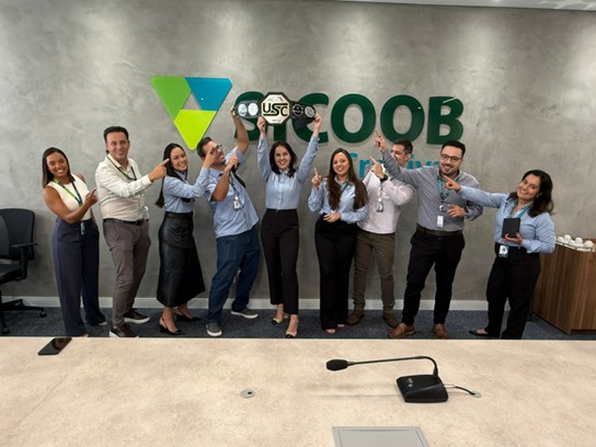 O cinturão da campanha foi entregue pela equipe de negócios do Sicoob Central Crediminas