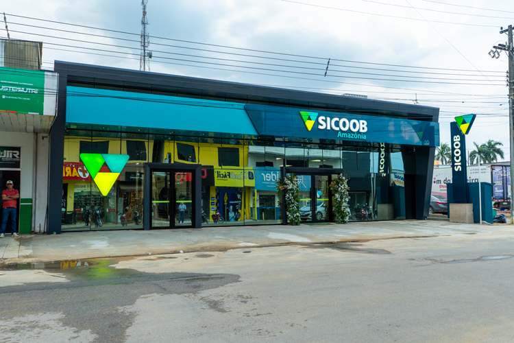 Sicoob Amazônia reinaugura PA25 Buritis em noite marcada por celebração e novos capítulos