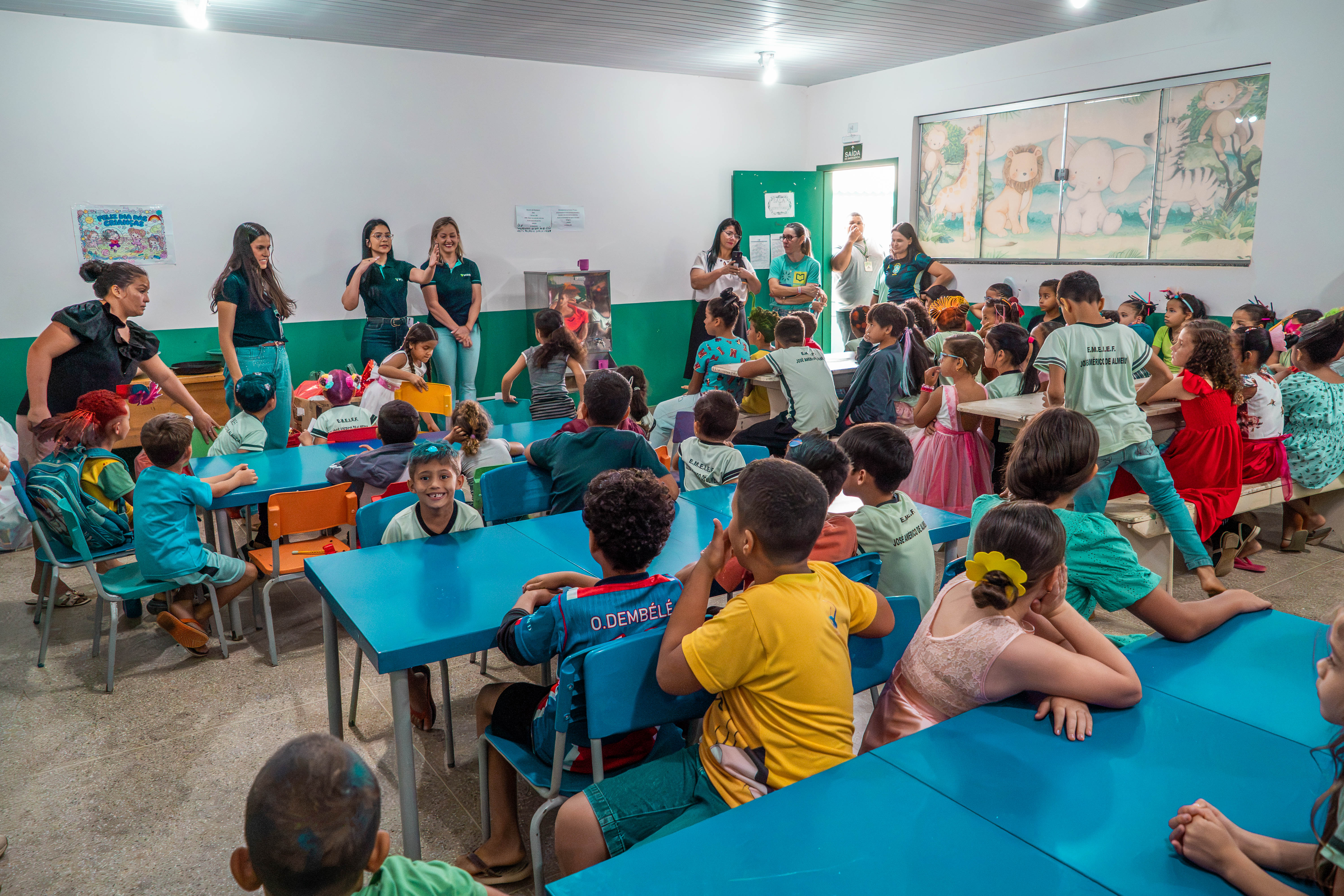 Mobilização envolveu equipes, cooperados e comunidades dos três estados, reforçando o compromisso da cooperativa com a responsabilidade social e o cuidado com as pessoas.