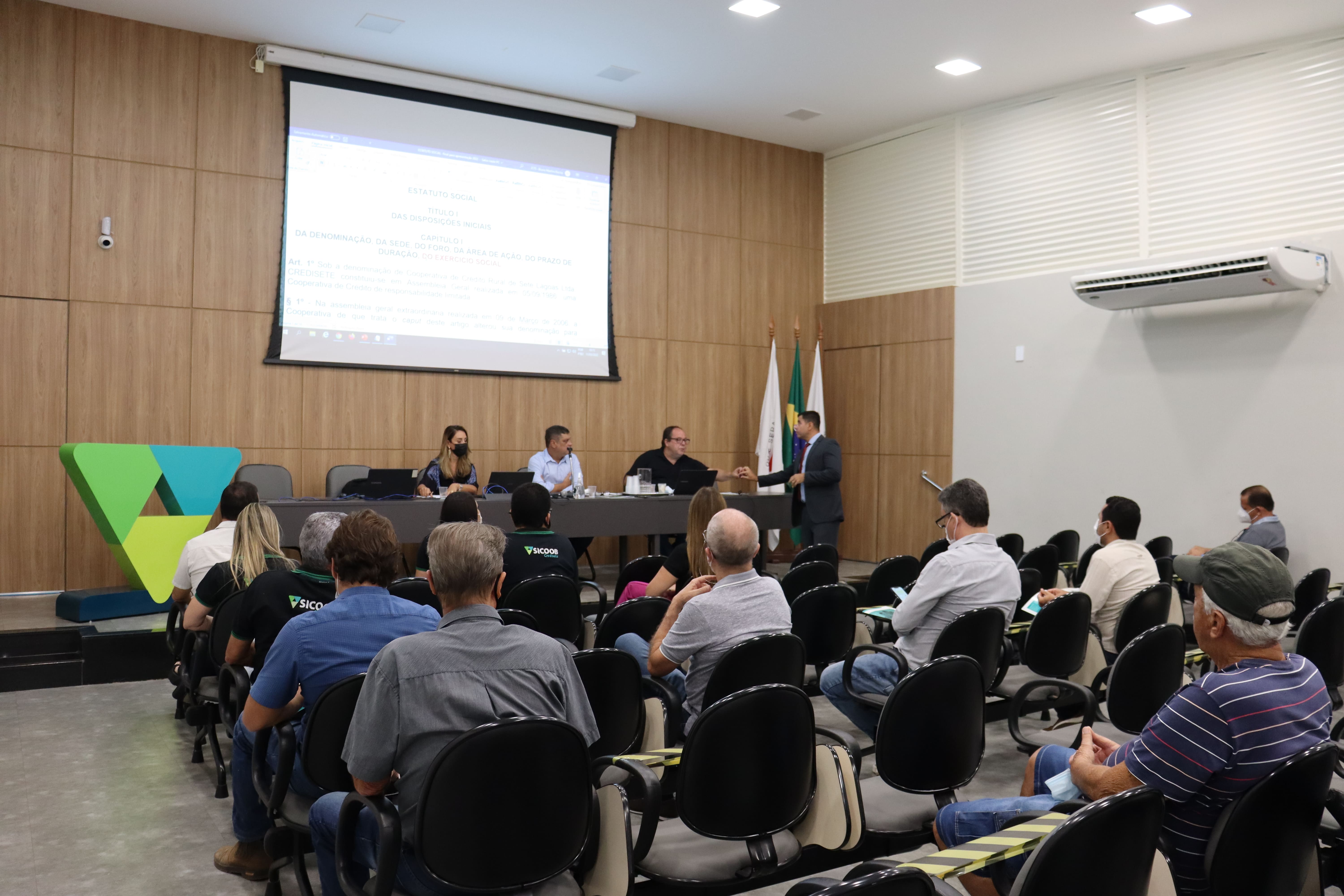 O Sicoob Credisete tem um dos Centros Administrativos mais modernos do Brasil, localizado na Praça Barão do Rio Branco Assembleia Geral realizada este ano foi mais uma onde o associado teve poder de decisão 