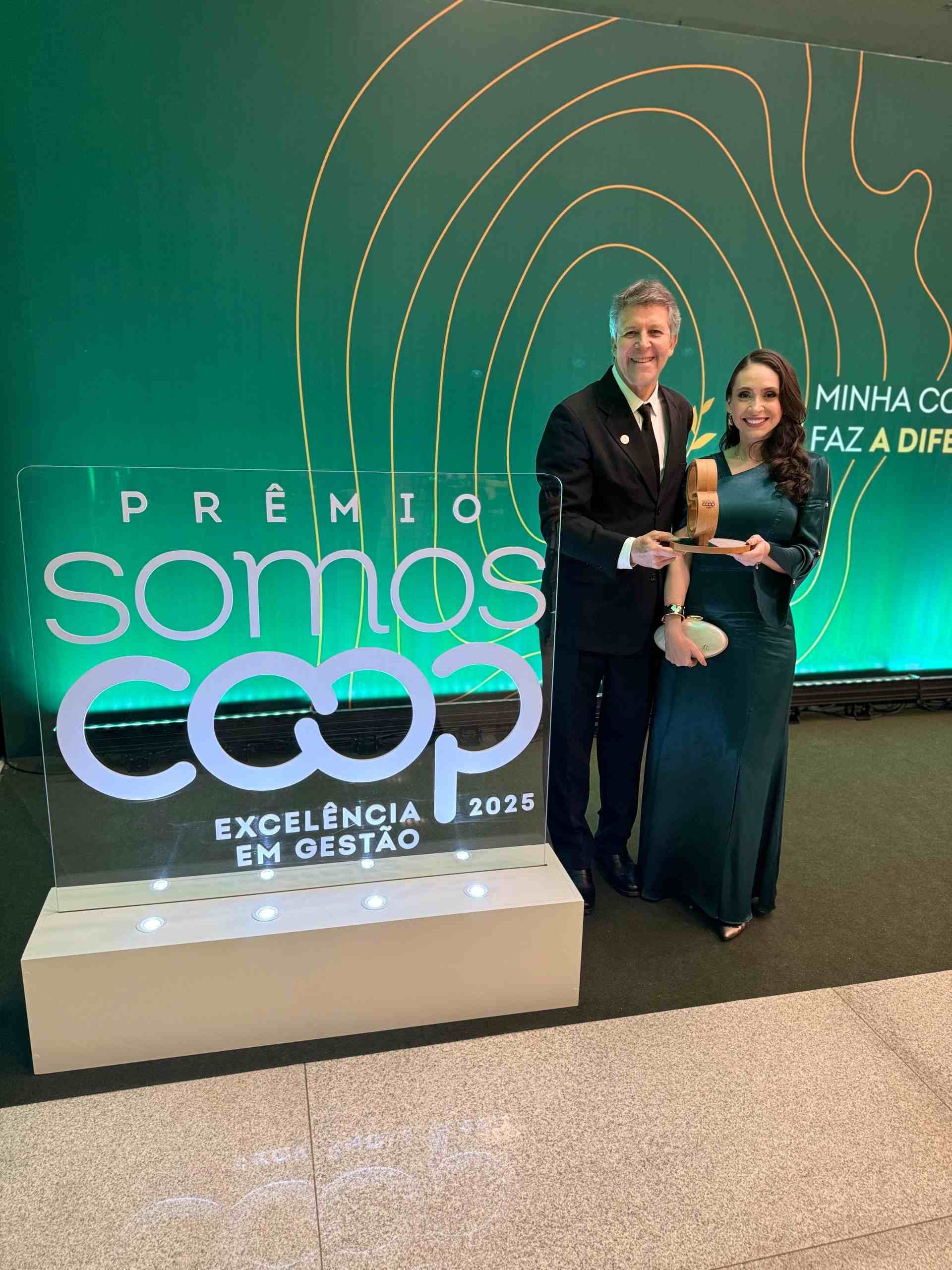 Diretora Executiva Kelen Vória e Presidente do Conselho de Administração Cantídio Ferreira