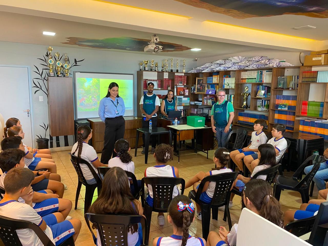 Sicoob Credicarpa e Projeto Educ na Escola Pólis e Criança Feliz.
