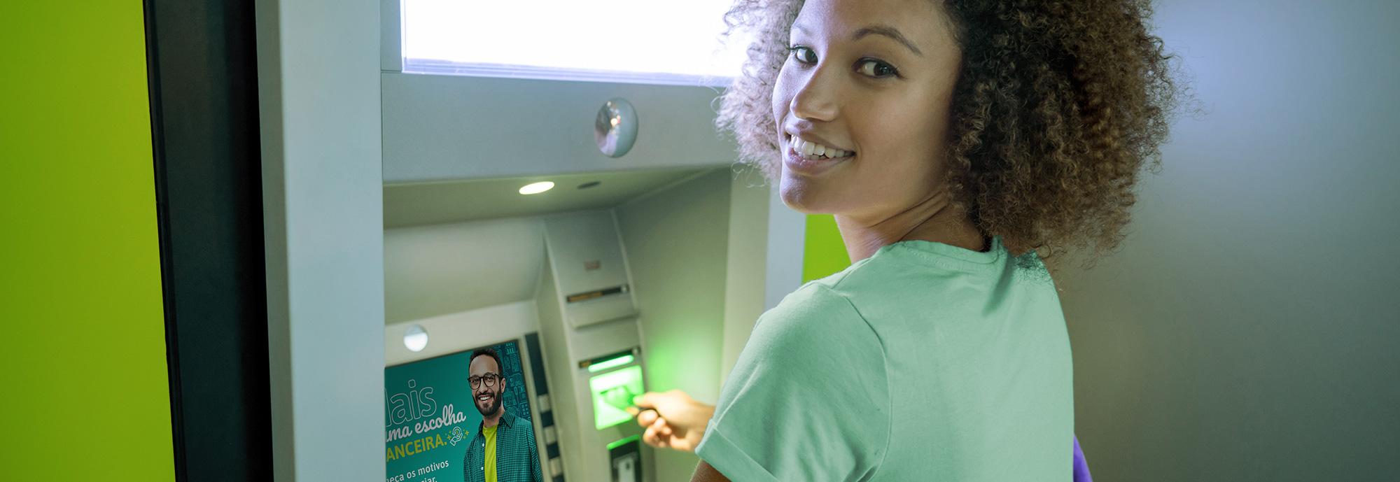 Principais diferenças entre bancos e cooperativas financeiras