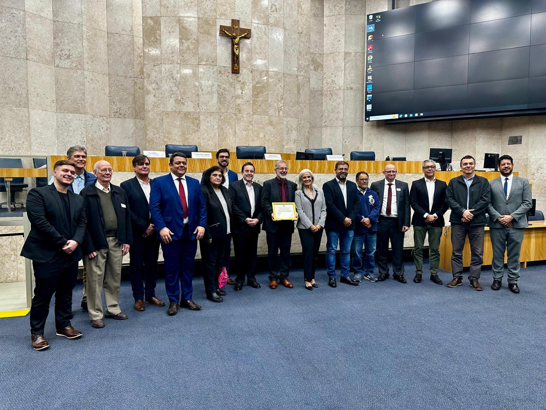 Foto 1: representantes do conselho de administração, diretoria executiva e gestores da Cecresp e das cooperativas que prestigiaram o evento Sicoob Ouricred, Sicoob Credmetal e Sicoob Credicor-SP.