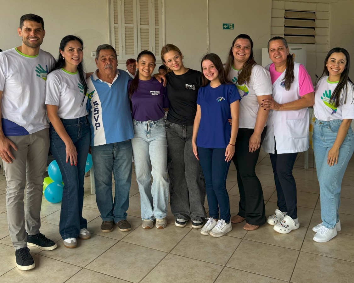 Voluntários e colaboradores do Abrigo