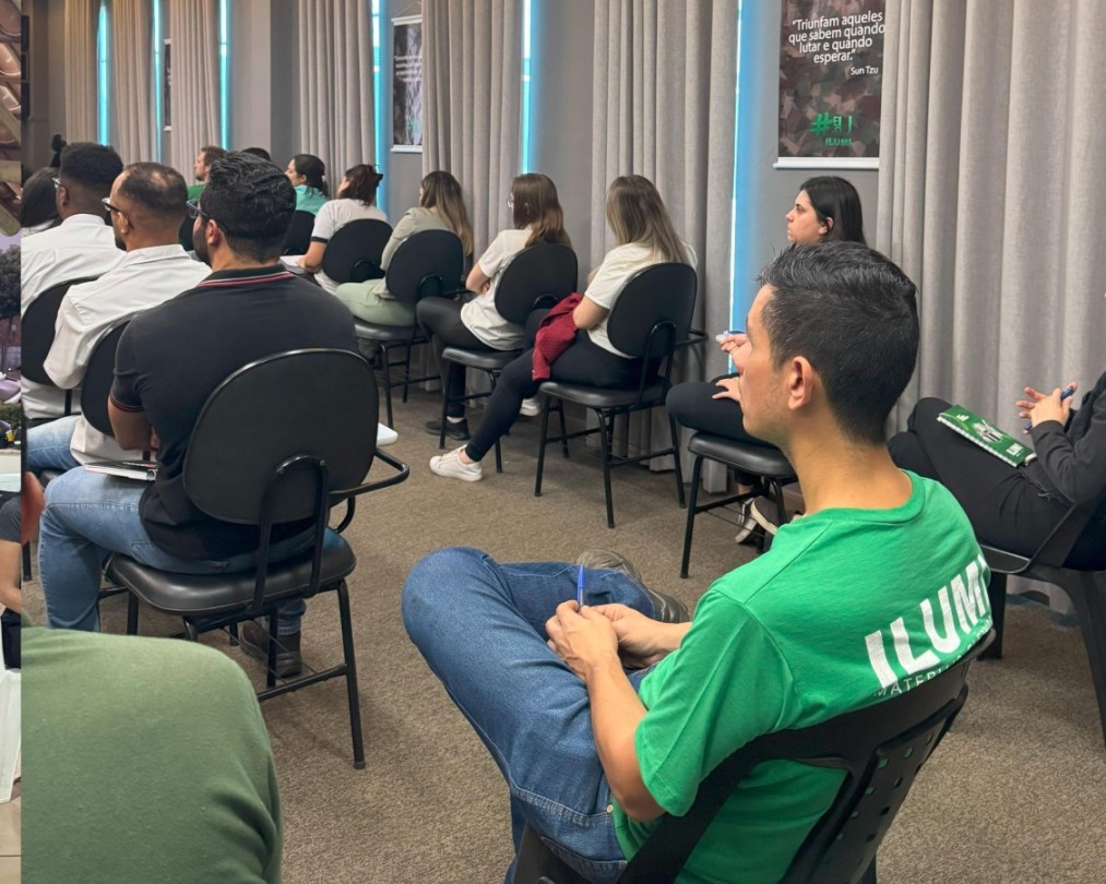 Palestra de educação financeira realizada na empresa Depósito Bom Jesus, em Leme/SP