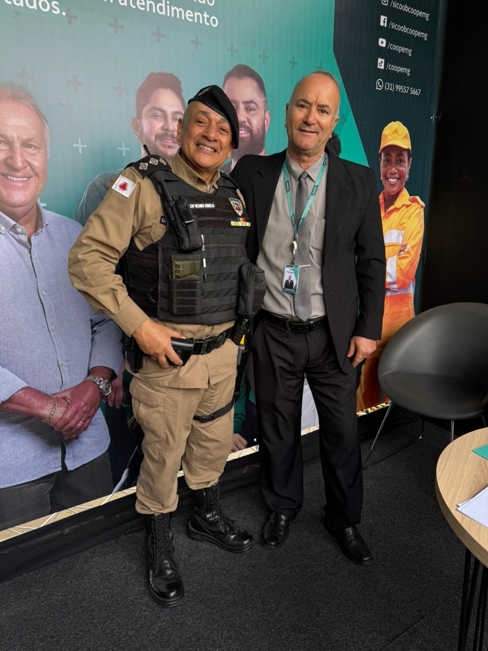 Sicoob Coopemg marca presença na Solenidade da Medalha Alferes Tiradentes e reforça parceria com a Polícia Militar de Minas Gerais