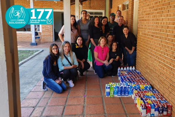 Grupo Vamos Correr juntos das arrecadações de Leite